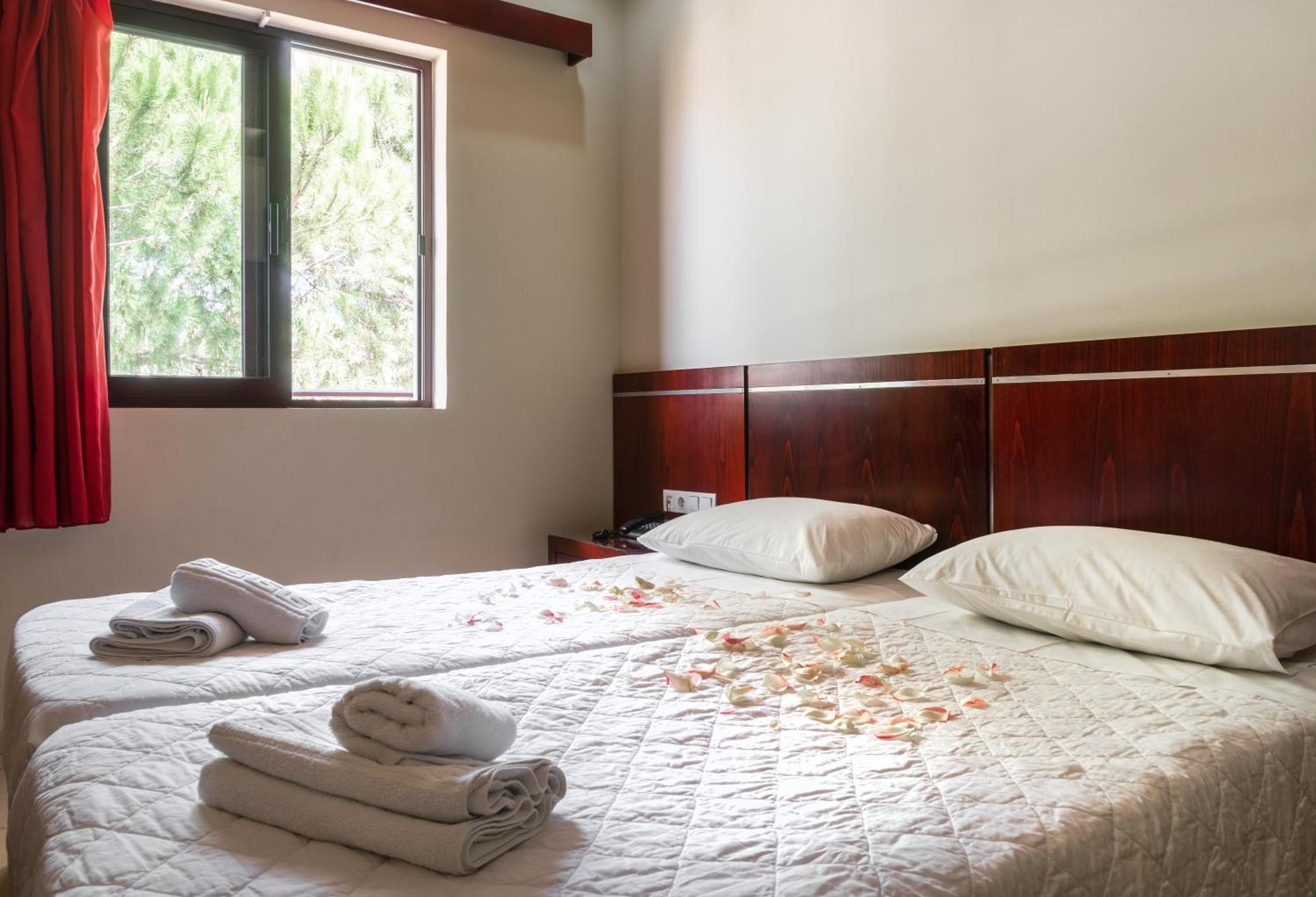 Canadian Hotel Laganas Ngoại thất bức ảnh