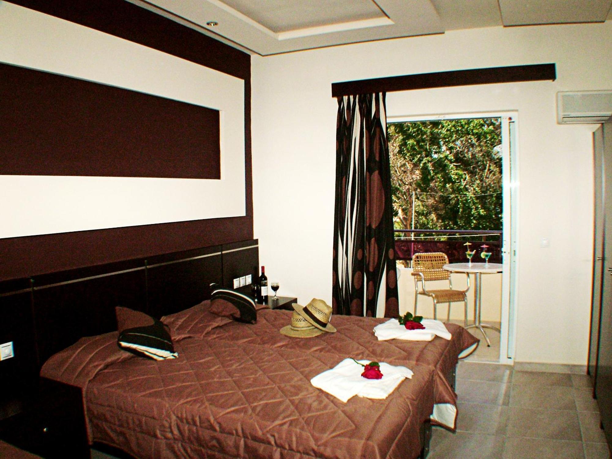 Canadian Hotel Laganas Ngoại thất bức ảnh