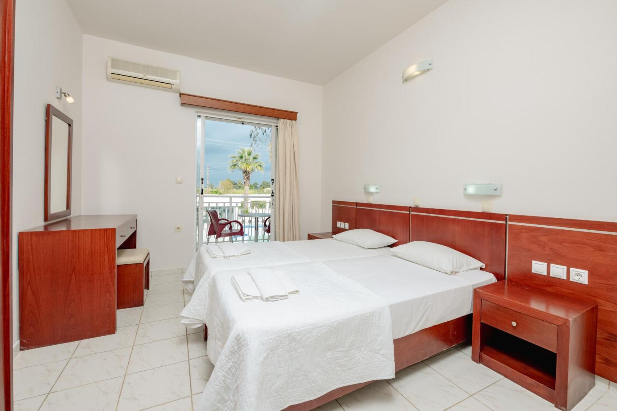 Canadian Hotel Laganas Ngoại thất bức ảnh