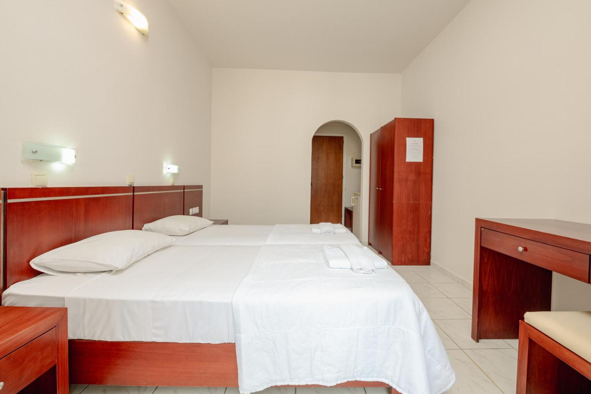 Canadian Hotel Laganas Ngoại thất bức ảnh
