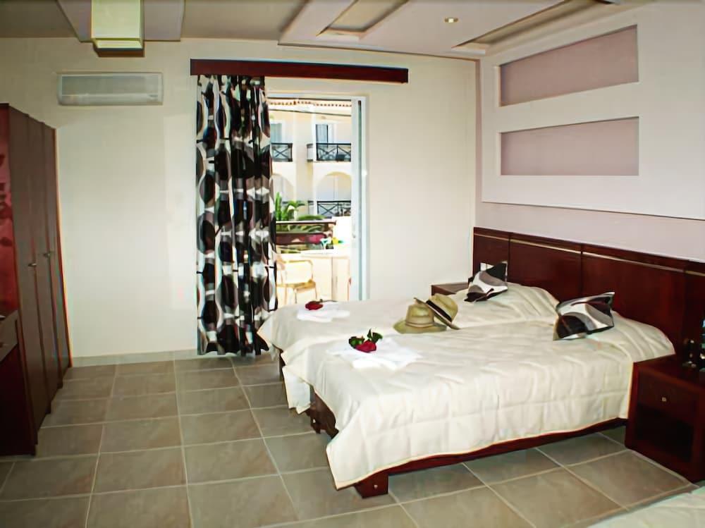Canadian Hotel Laganas Ngoại thất bức ảnh